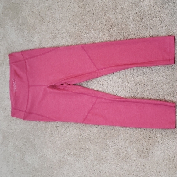 Outdoor Voices~Woman Size M~in Flamingo Pink 7/8 lengths Leggings. - Picture 8 of 15